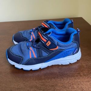 Stride rite size 9.5M gently used shoes.